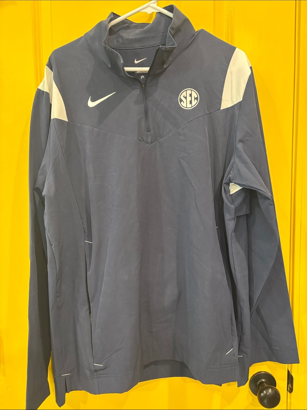 Nike Navy and White Men's Lightweight Quarter-Zip Jacket